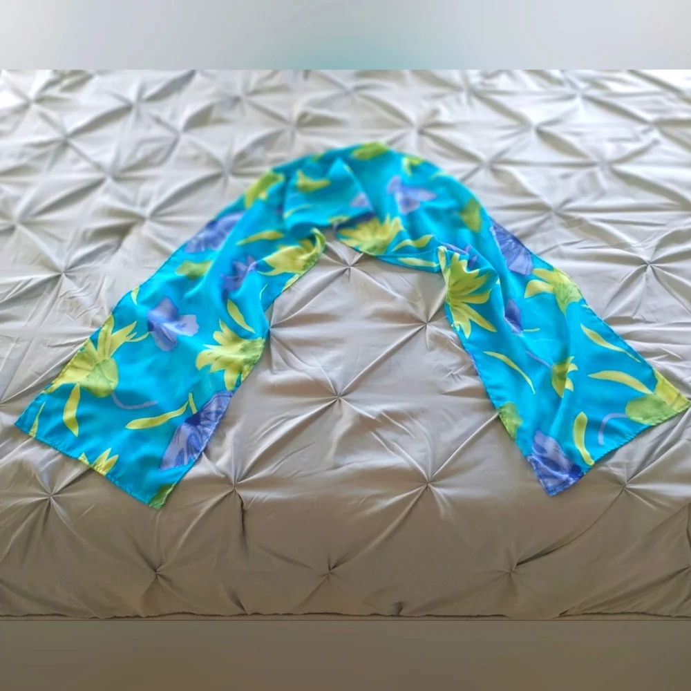 Dress - Picture 4 of 4